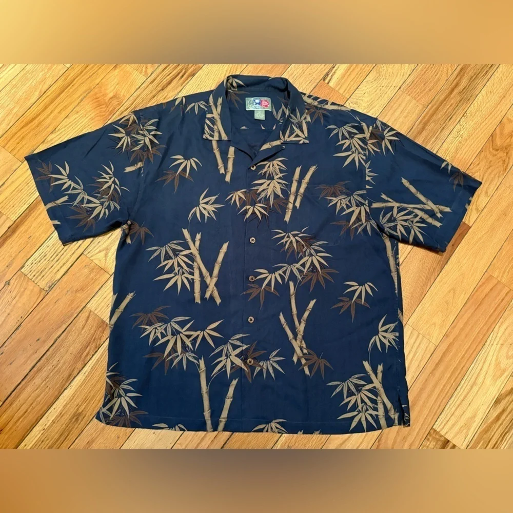 Hilo Hattie Men’s Size L 100% Silk Aloha Shirt Button Down Hawaiian Blue Bamboo